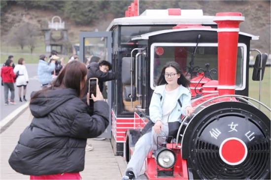 331bcd7ea05b4795afb7c12cb6dc1035_wh640x426_副本.jpg